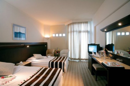 Green Max Hotel